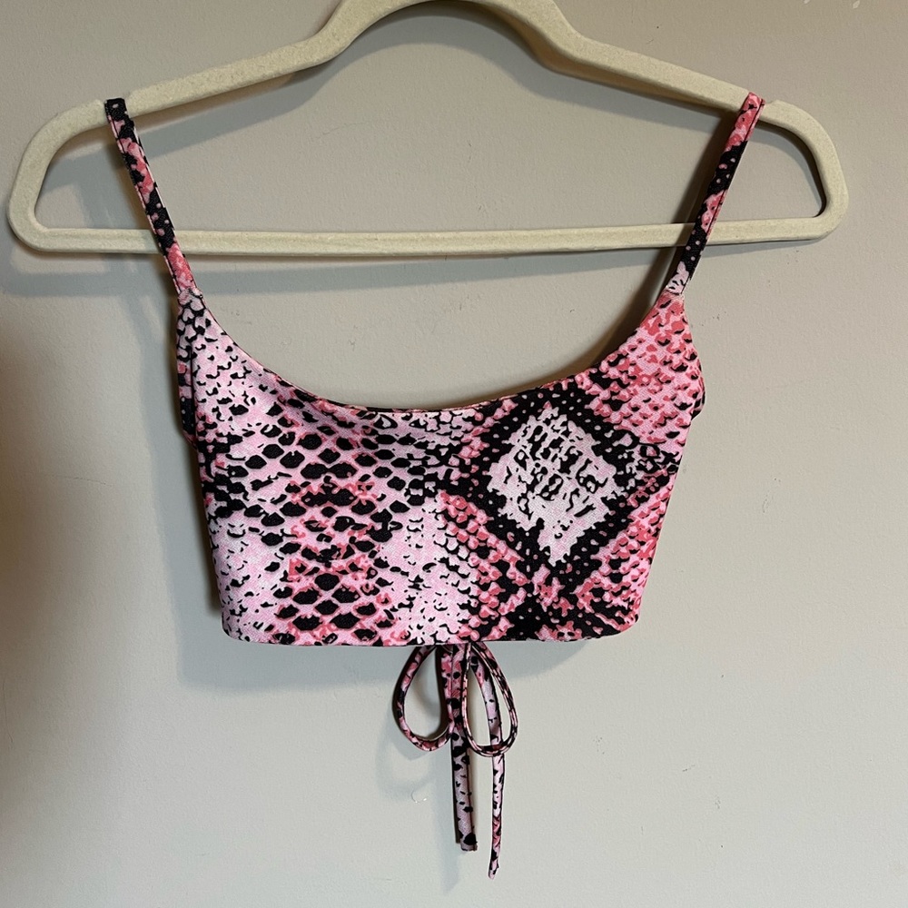 BOOHOO open back tie crop!